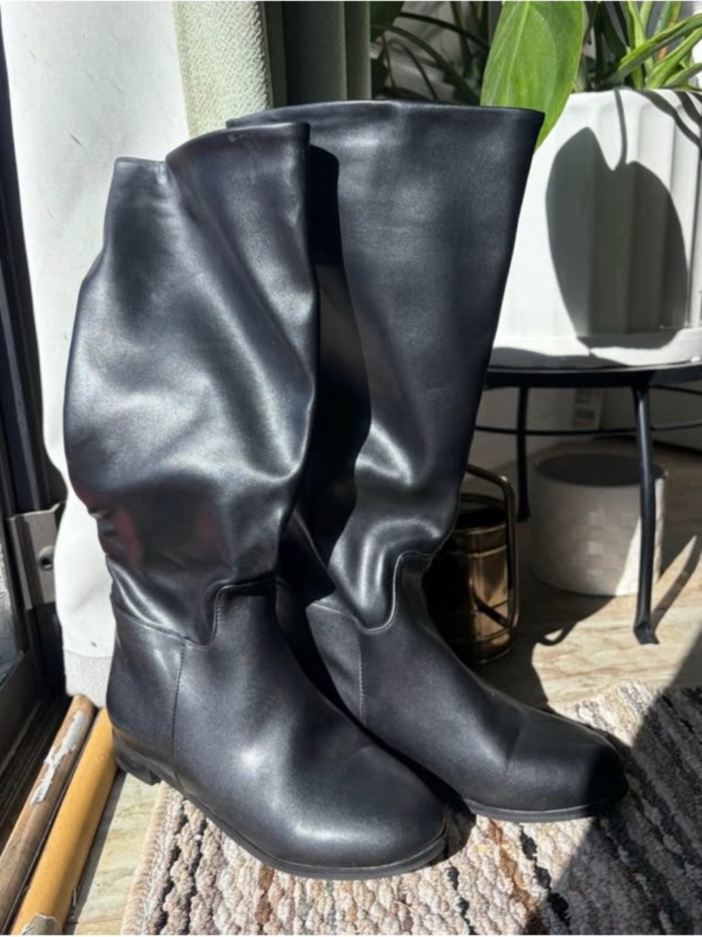 Classic Black Knee-High Women's Boots